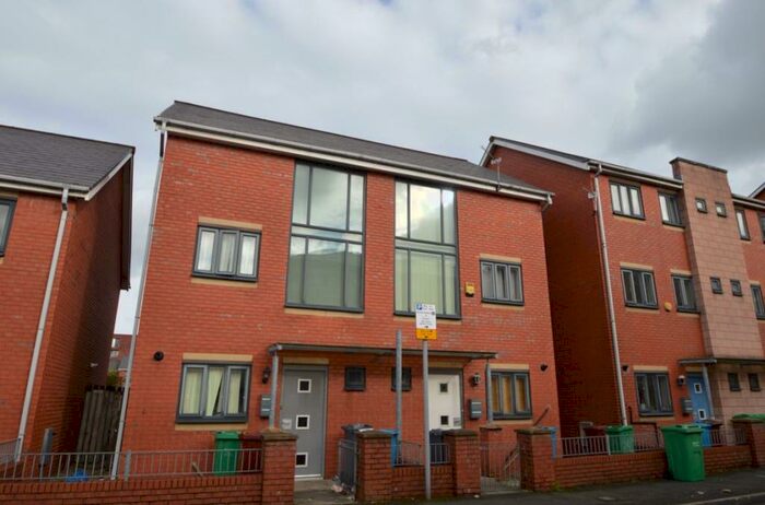 3 Bedroom House To Rent In New Welcome Street, M15