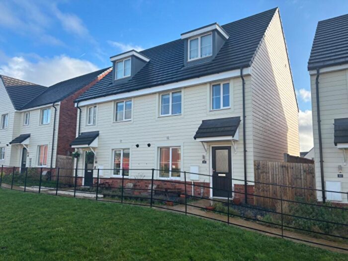 3 Bedroom Semi Detached House For Sale In Cashmere Drive, Andover, Hampshire, SP11