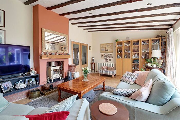 2 Bedroom Detached Bungalow For Sale In Main Street, Ellerker, Brough, HU15