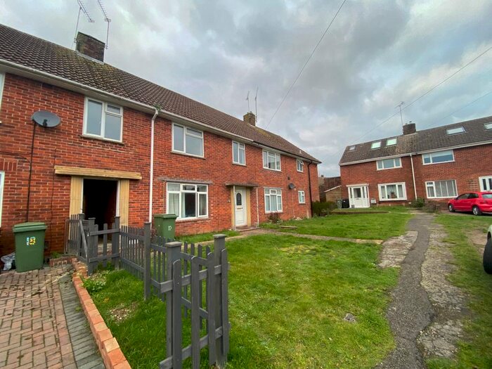 2 Bedroom Maisonette To Rent In Trussell Close, Winchester, SO22