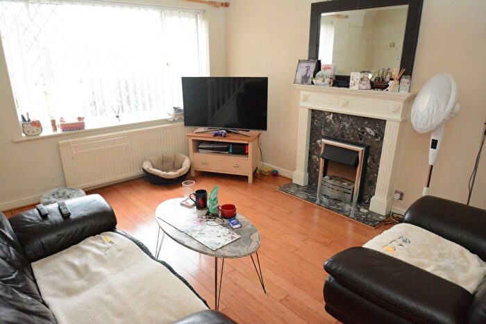 2 Bedroom Semi-Detached House For Sale In Linnet Close, Audenshaw, M34