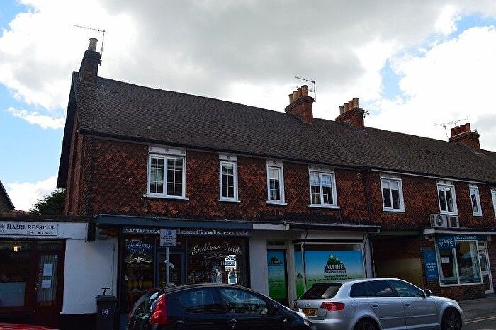 2 Bedroom Flat To Rent In St. Johns Street, Farncombe, Godalming, GU7