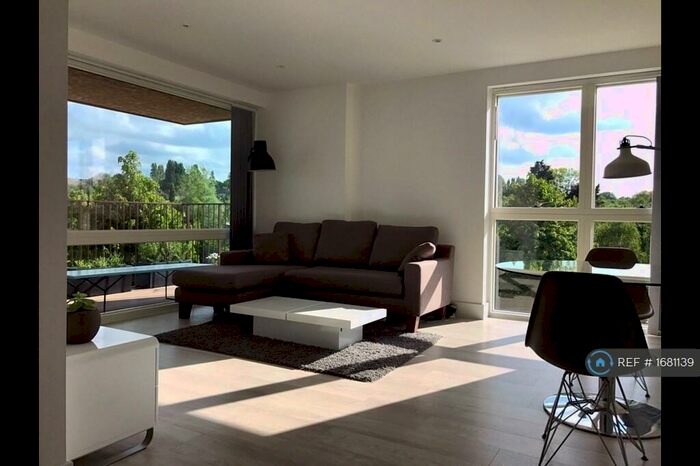 2 Bedroom Flat To Rent In Abbotsford Court, London, NW10