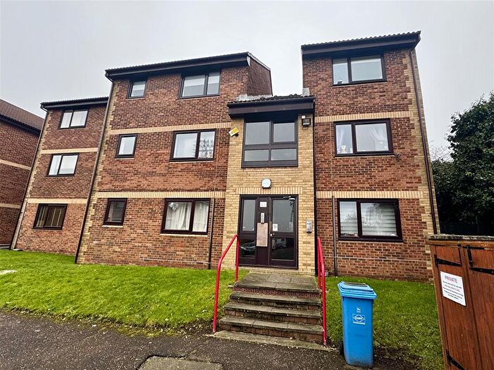 1 Bedroom Flat For Sale In Roots Hall Drive, Southend-On-Sea, SS2