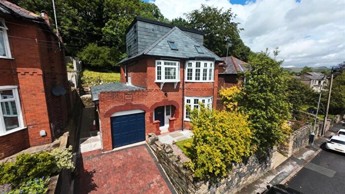 4 Bedroom Detached House For Sale In Carrhill Road, Mossley, OL5