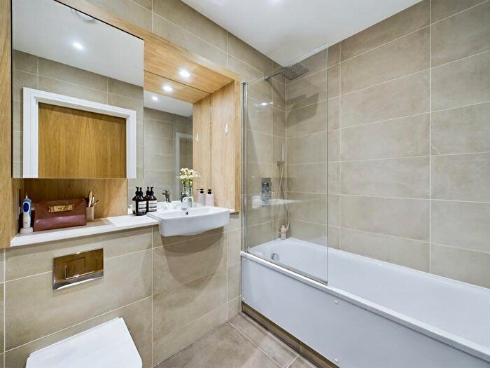 2 Bedroom Flat For Sale In Grove Park, London, NW9