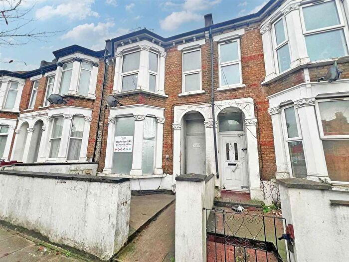 3 Bedroom Block Of Apartments For Sale In Manor Park Road, Harlesden, NW10