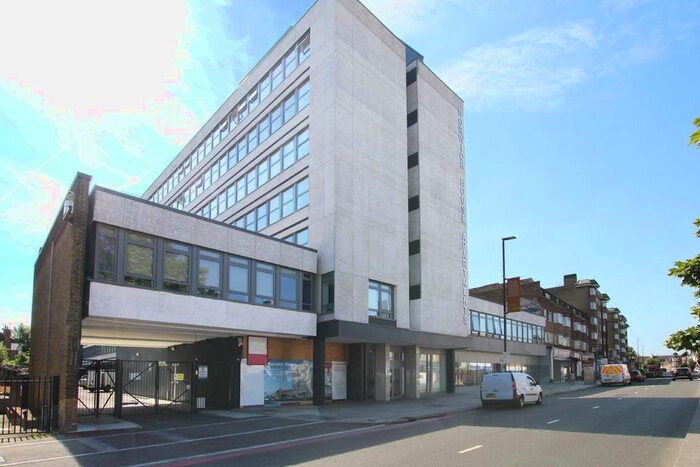 2 Bedroom Flat To Rent In Streatham High Road, London, SW16