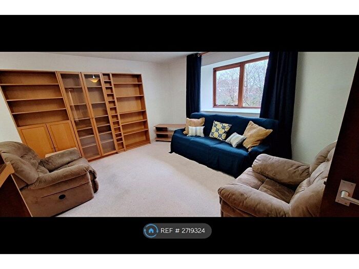 2 Bedroom Flat To Rent In Devonshire Avenue, Sutton, SM2