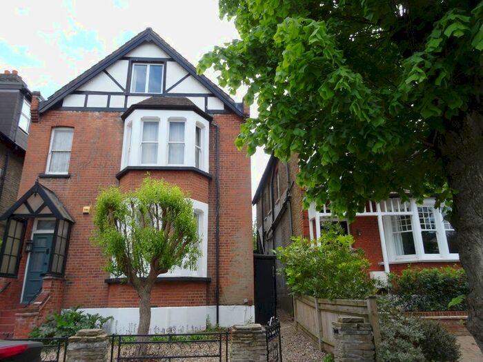 1 Bedroom Flat To Rent In Cranes Park Avenue, Surbiton, KT5