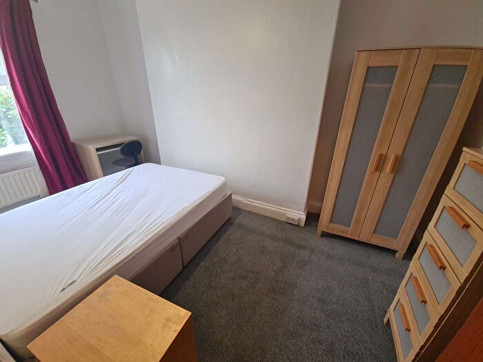 4 Bedroom Semi Detached House To Rent In Moorland Road, Leeds, LS6