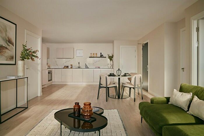 1 Bedroom Flat To Rent In Warroch Path, Glasgow, G3