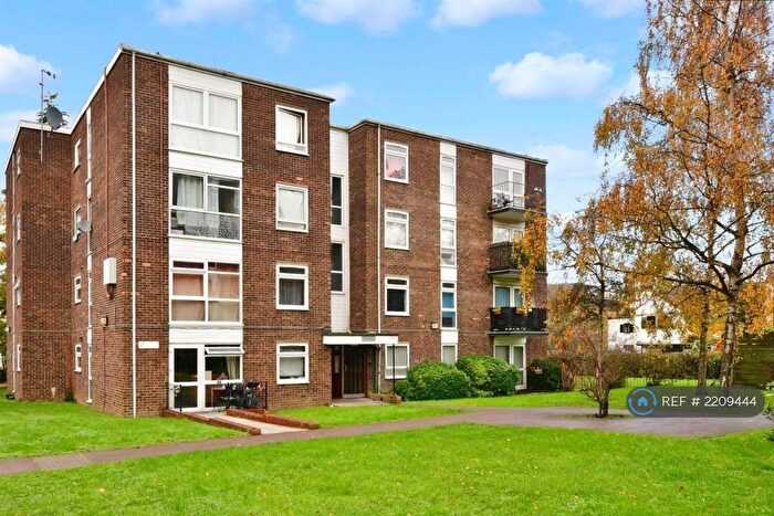 2 Bedroom Flat To Rent In Jasmine Court, Wallington, SM6