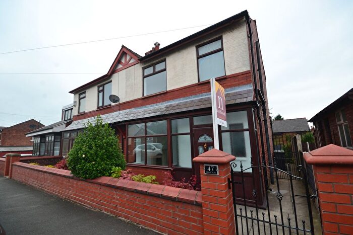 3 Bedroom Semi-Detached House To Rent In Great Acre, Whelley, Wigan, WN1