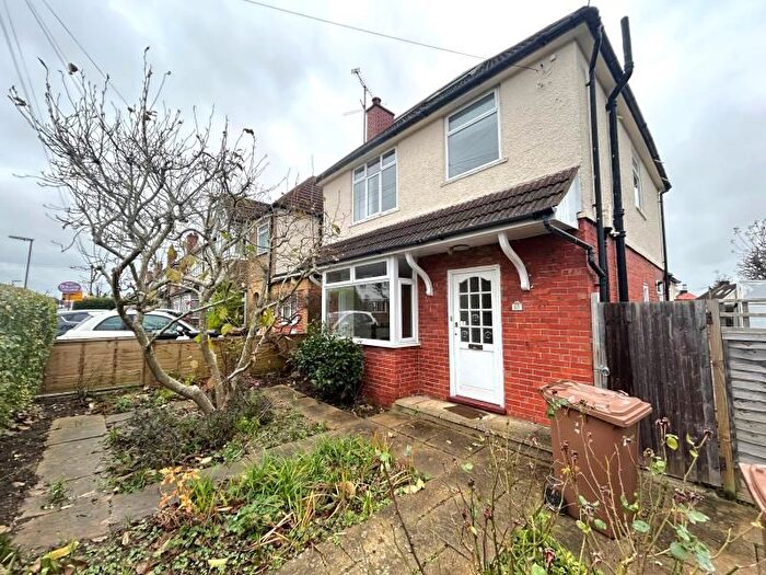 4 Bedroom Property To Rent In Beckingham Road, Guildford, GU2