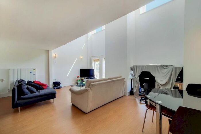 3 Bedroom Flat To Rent In Building, Woolwich, London, SE18