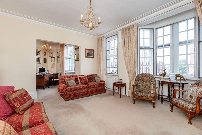 3 Bedroom Flat For Sale In Coleherne Court, Redcliffe Gardens, London, SW5