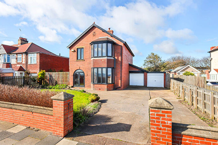 3 Bedroom Detached House For Sale In Collywell Bay Road, Whitley Bay, North Tyneside, NE26