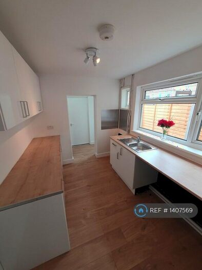 4 Bedroom Terraced House To Rent In Grange Road, Rochester, ME2