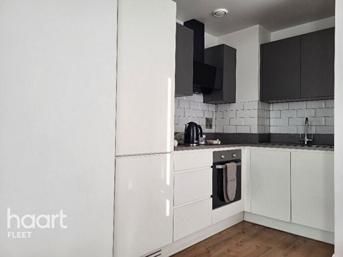 1 Bedroom Apartment To Rent In Farnborough Road, Farnborough, GU14