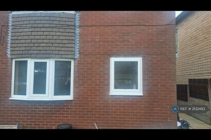 1 Bedroom Flat To Rent In Thorneylea, Whitworth, Rochdale, OL12