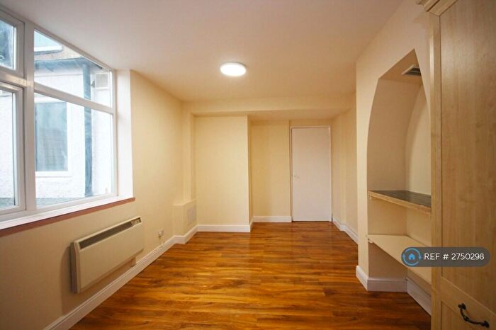 Studio To Rent In Cambridge Road, New Malden, KT3