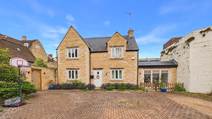 3 Bedroom Detached House For Sale In Ironmonger Street, Stamford, PE9