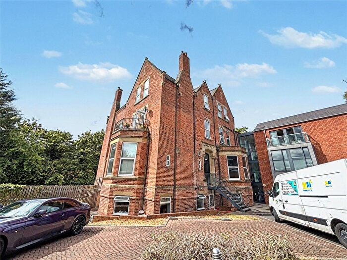 10 Bedroom Semi-detached House For Sale In Flat -, Manor House, Manygates Park, Wakefield, West Yorkshire, WF1