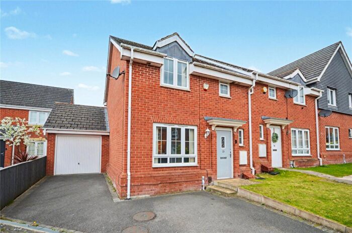 3 Bedroom End Of Terrace House For Sale In Rivendale, Leeds, West Yorkshire, LS10
