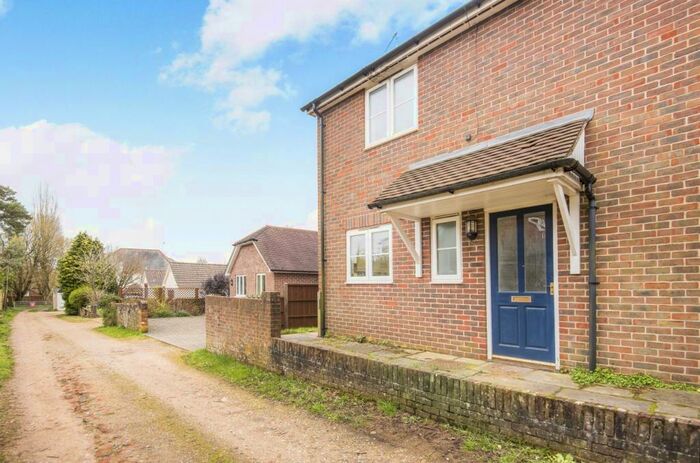 2 Bedroom Semi-Detached House To Rent In Pulens Lane, Petersfield, GU31