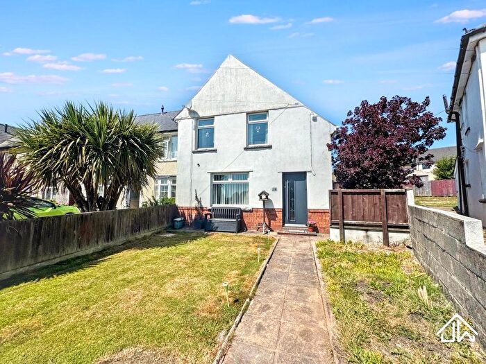 3 Bedroom Property For Sale In Beech Avenue, Pontllanfraith, NP12
