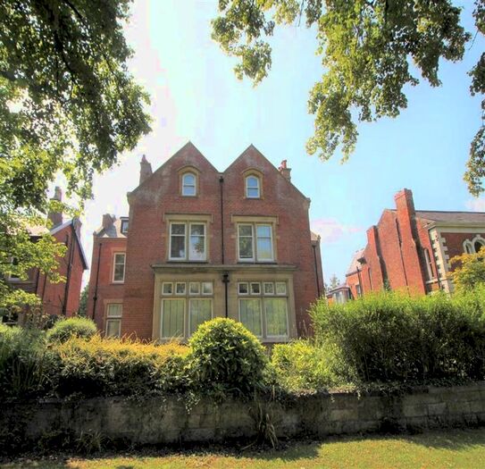 3 Bedroom Flat To Rent In Moor Park Avenue, Preston PR1