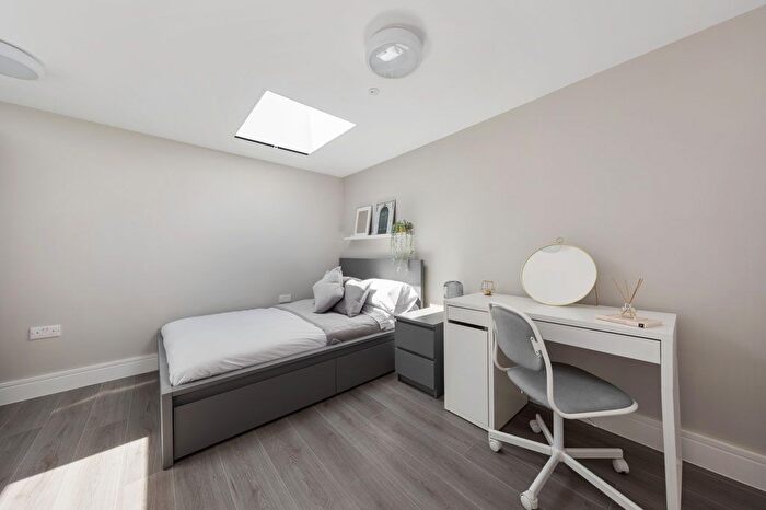 1 Bedroom Property To Rent In Flint Close, London, E15