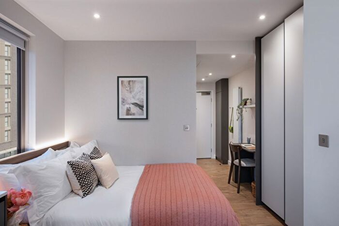 Studio To Rent In Wales Farm Road, North Acton, W3