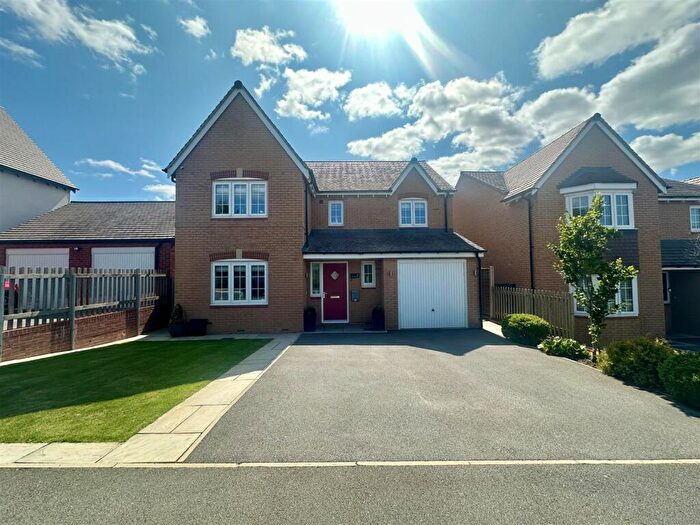 4 Bedroom Detached House For Sale In Farthington Drive, Nuneaton, CV11