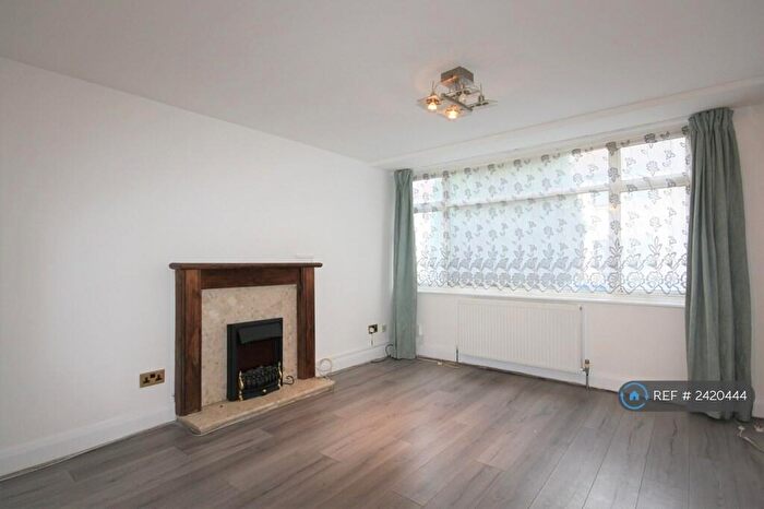 1 Bedroom Flat To Rent In Edmonton, London, N9
