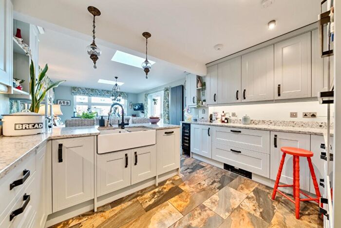 3 Bedroom Bungalow For Sale In Sandwich, Kent, CT13