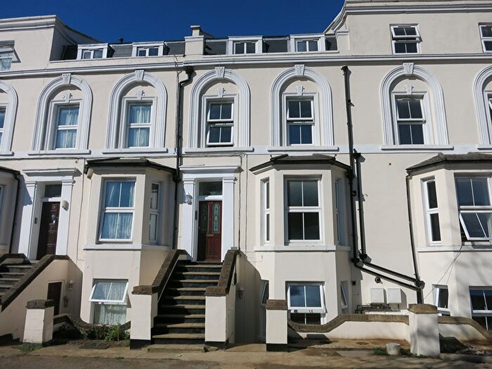 2 Bedroom Flat To Rent In Hook Road, Surbiton, KT6