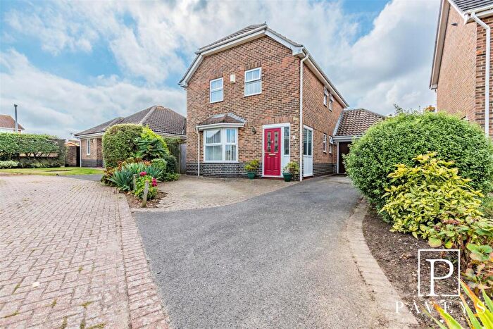 4 Bedroom Detached House For Sale In Snape Way, Frinton-On-Sea, CO13