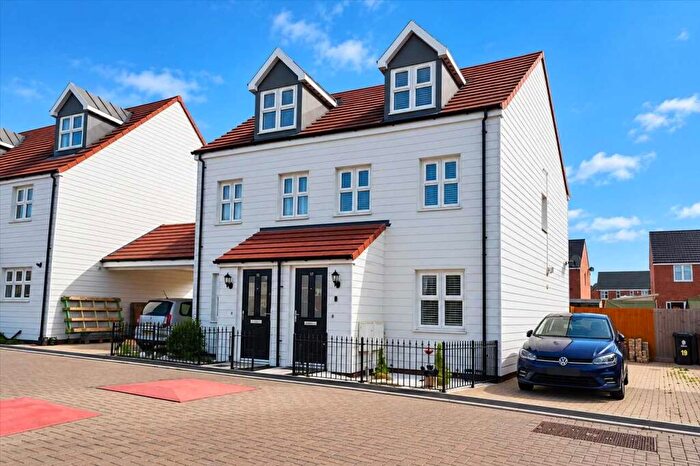 3 Bedroom Detached House For Sale In Shore Way, Little Clacton, CO16