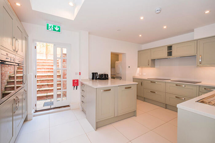 6 Bedroom Semi-Detached House To Rent In Iffley Road, East Oxford, OX4