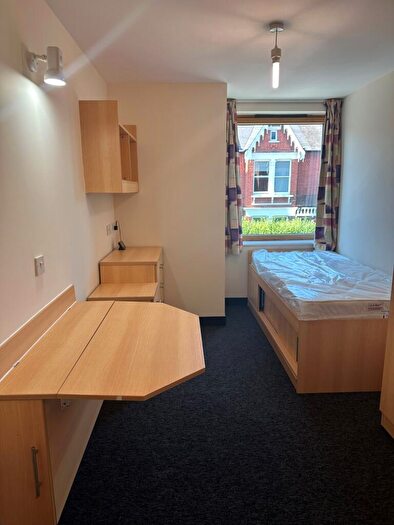 Flat To Rent In Grove Vale London, SE22