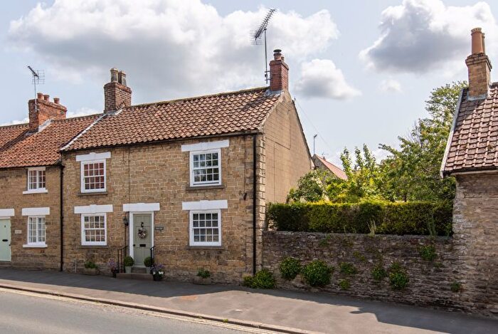 3 Bedroom Terraced House For Sale In High Street, Thornton-Le-Dale, YO18