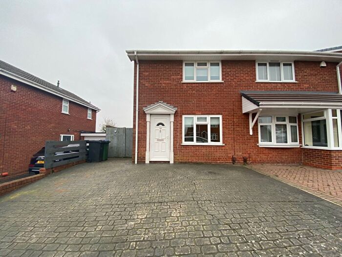 2 Bedroom Property To Rent In Saxon Drive, Rowley Regis, B65