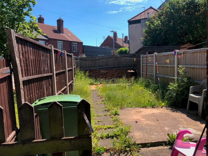 3 Bedroom Terraced House To Rent In Nimmings Road, Halesowen, B62