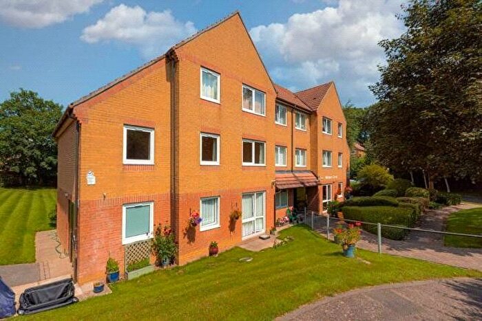 2 Bedroom Flat For Sale In Badgers Court, - The Grove, Epsom, KT17