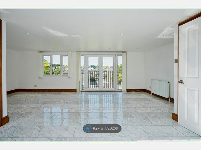 5 Bedroom Semi-Detached House To Rent In Clive Road, London, SE21