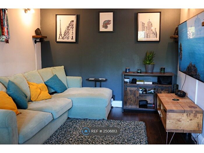 2 Bedroom Flat To Rent In Barney Close, London, SE7