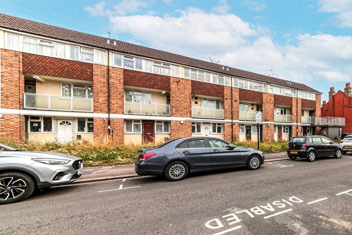 1 Bedroom Studio To Rent In Greenside Road, Croydon, CR0