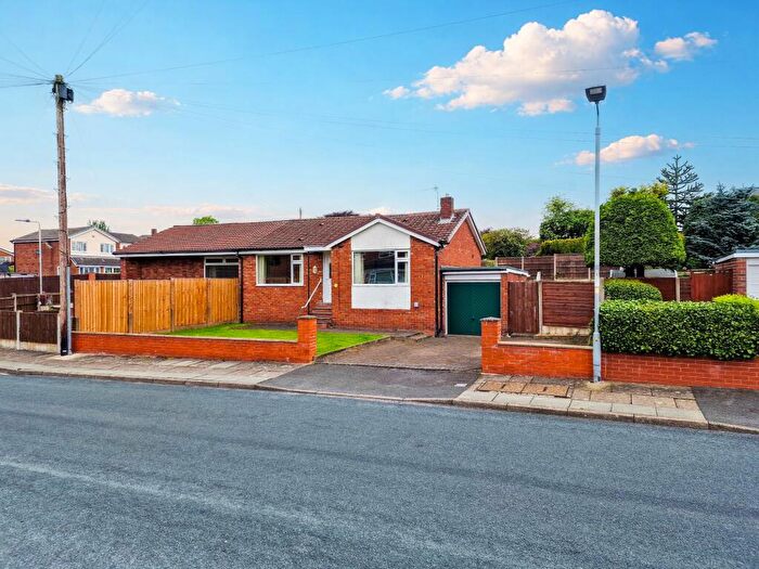 2 Bedroom Semi-Detached Bungalow For Sale In Bankhouse Road, Brandlesholme, Bury, BL8